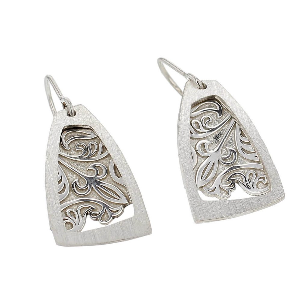 Galloglas Fleur silver drop earrings