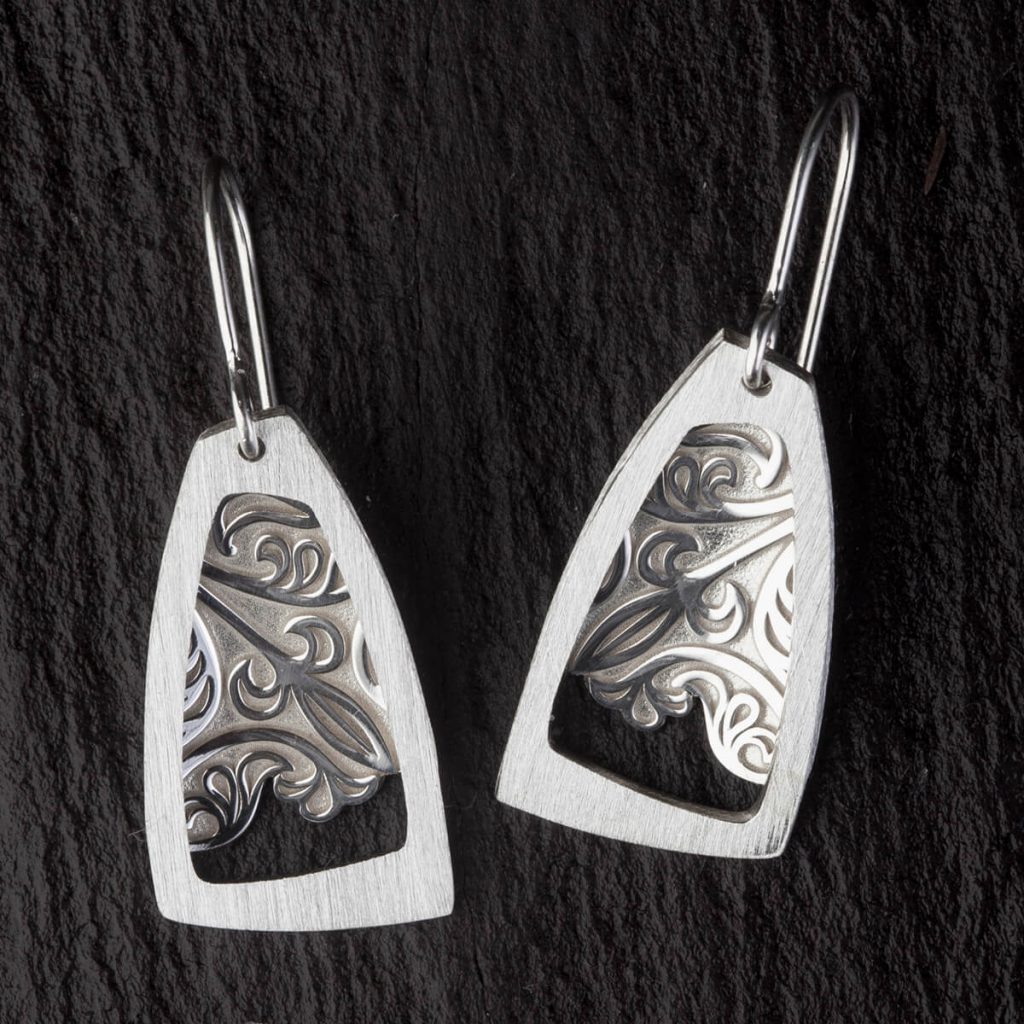 Galloglas Fleur silver drop earrings