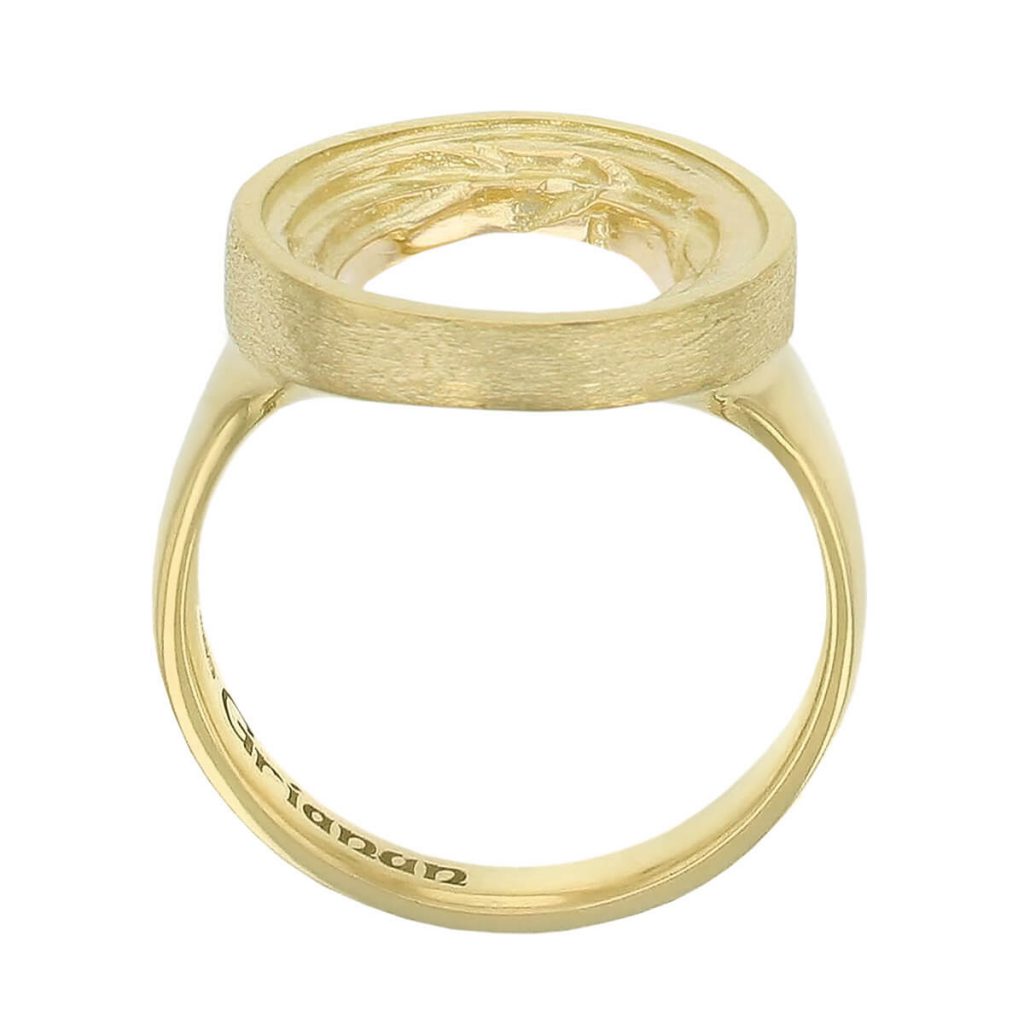 Grianán of Aileach 18ct yellow gold ring side view