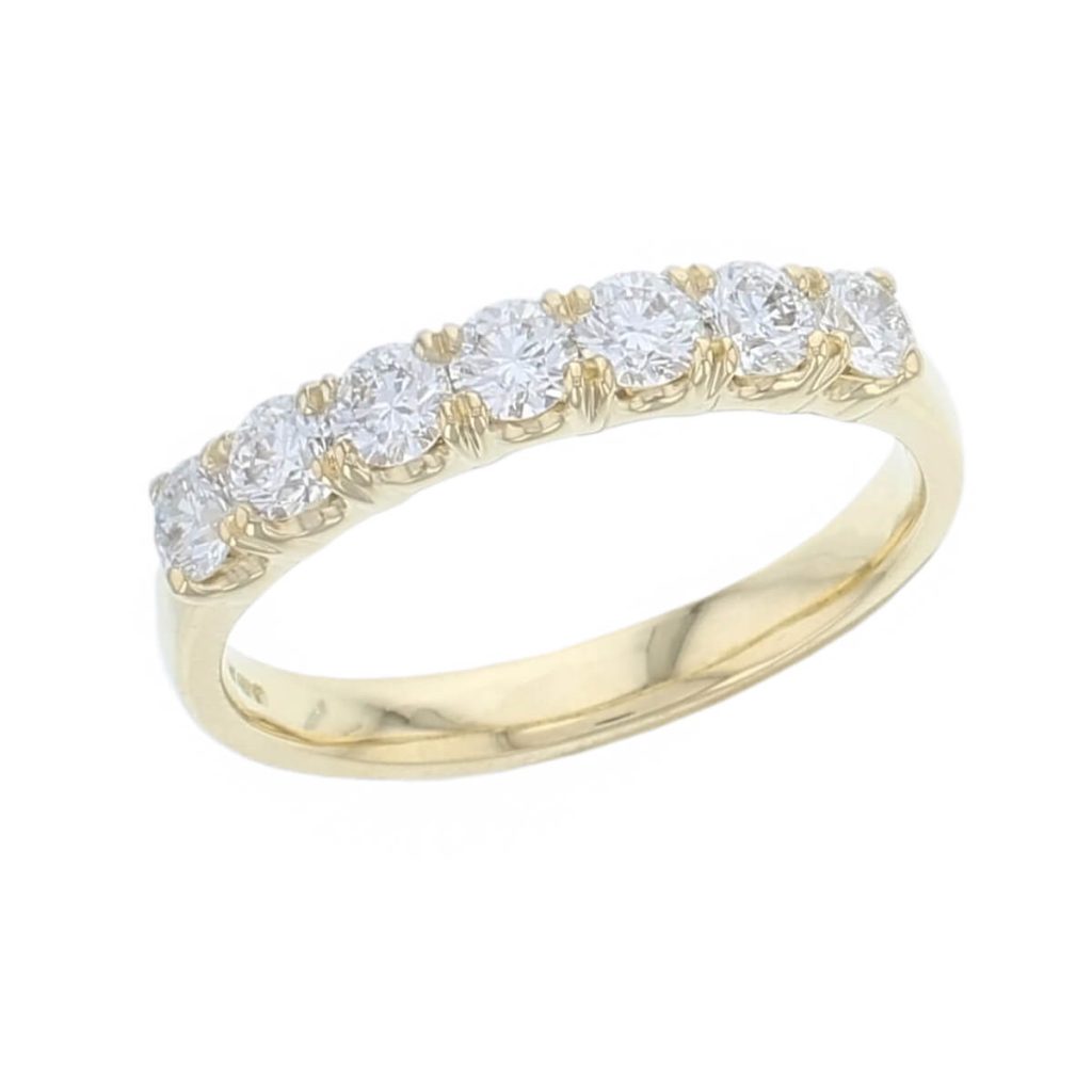 7 Claw Set Diamond 18ct Yellow Gold Ring