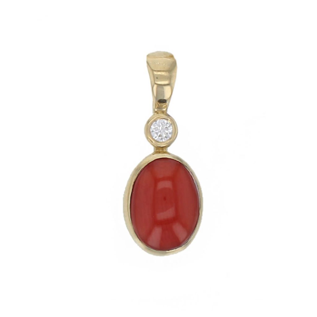 Carnelian & diamond 18ct yellow gold pendant