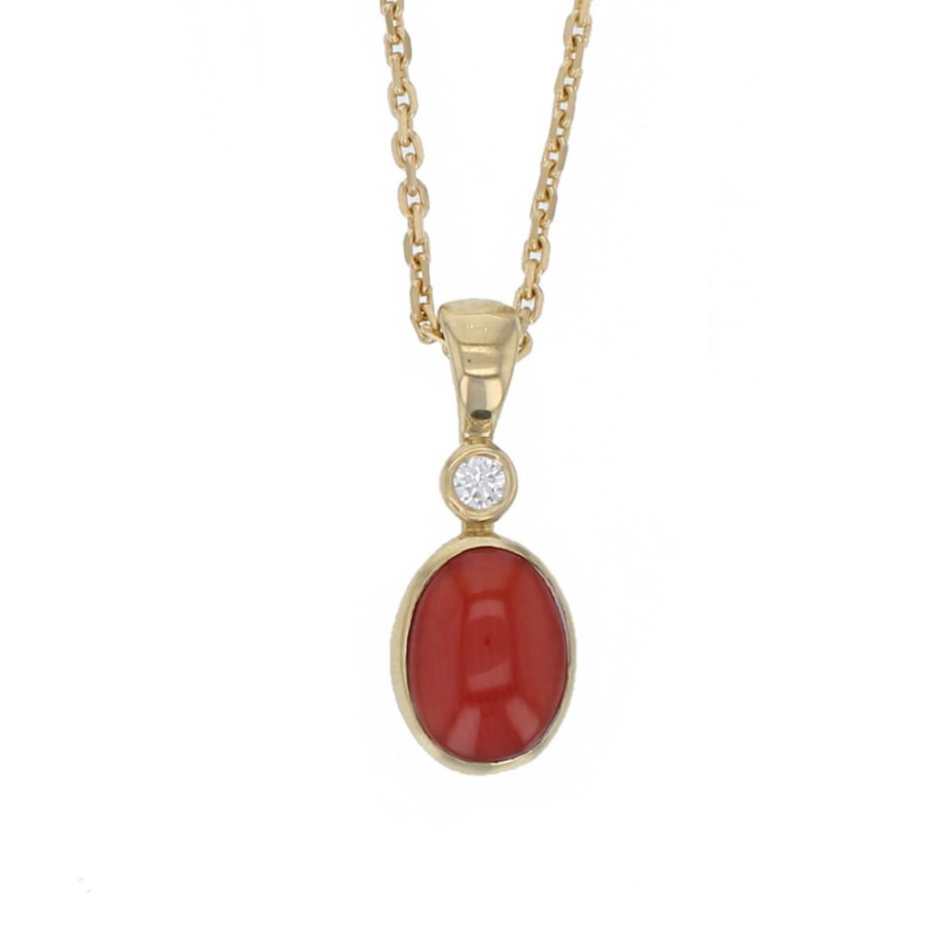 Carnelian & diamond 18ct yellow gold pendant