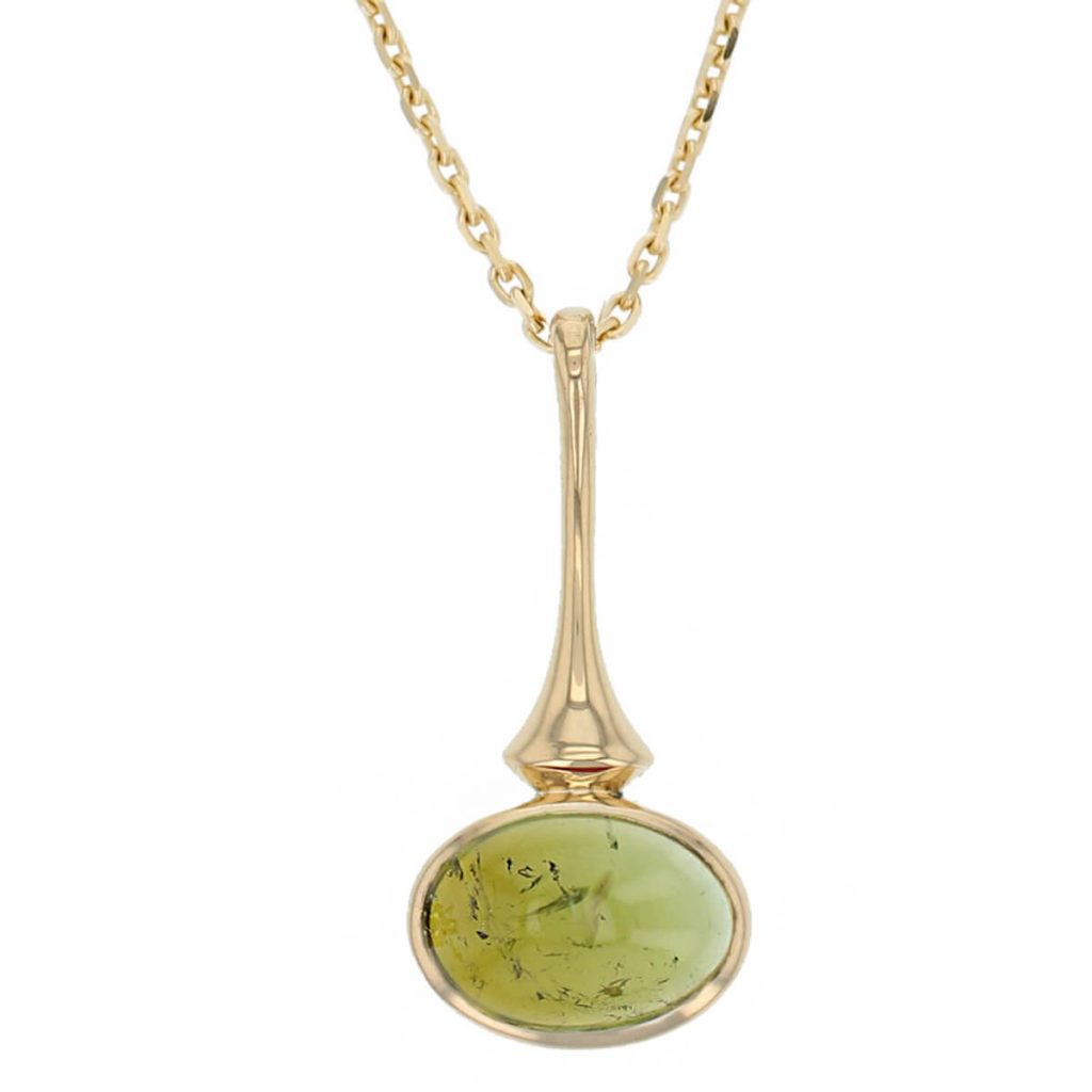 Cabochon peridot 18ct yellow gold pendant with chain