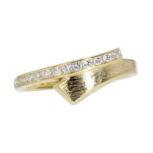 18ct yellow gold and diamond cross-over dress ring