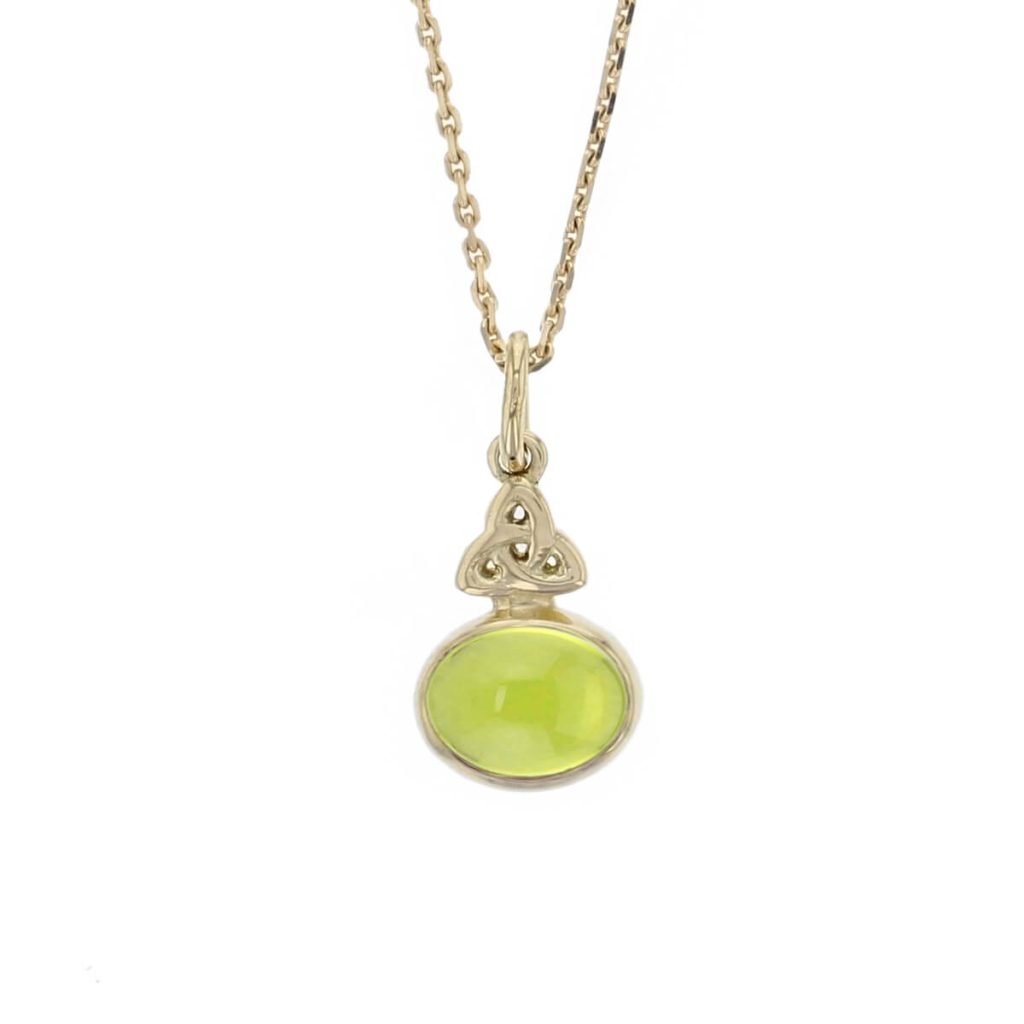 Cabochon peridot 18ct yellow gold pendant, Celtic know detail
