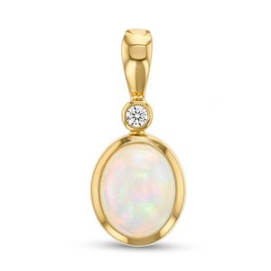 Cabochon opal 18ct yellow gold pendant