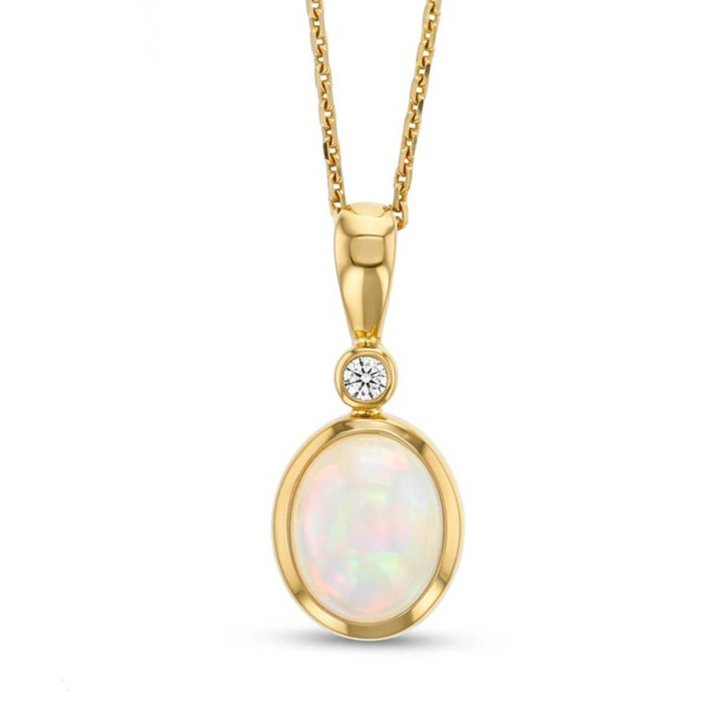 Cabochon opal 18ct yellow gold pendant